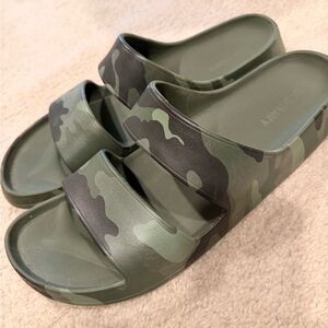 Old Navy Camouflage Slide Sandals